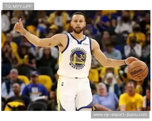 勇士替补群太给力了，主帅笑着鼓掌，勇士队引援